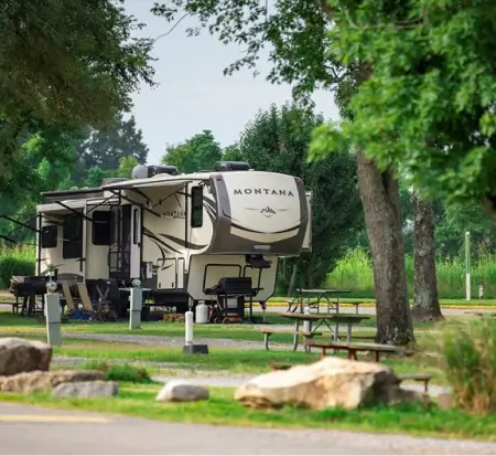 RV Montana parked at a campground.